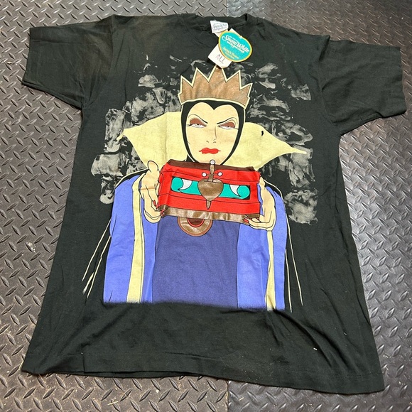 Vintage NWT Evil Queen Disney Shirt Snow White - Picture 1 of 10
